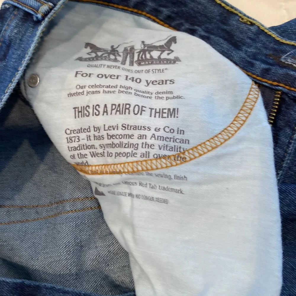 Men’s Levi’s 505 dark wash denim 35W X 32L. Excellent condition! - Picture 8 of 9